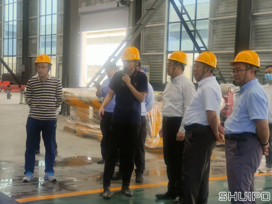 山東省科學(xué)院激光研究所所長(zhǎng)賈中青、山東省機(jī)械設(shè)計(jì)研究院院長(zhǎng)林江海帶領(lǐng)激光、高端裝備領(lǐng)域?qū)＜乙恍?人到水泊焊割實(shí)地調(diào)研2